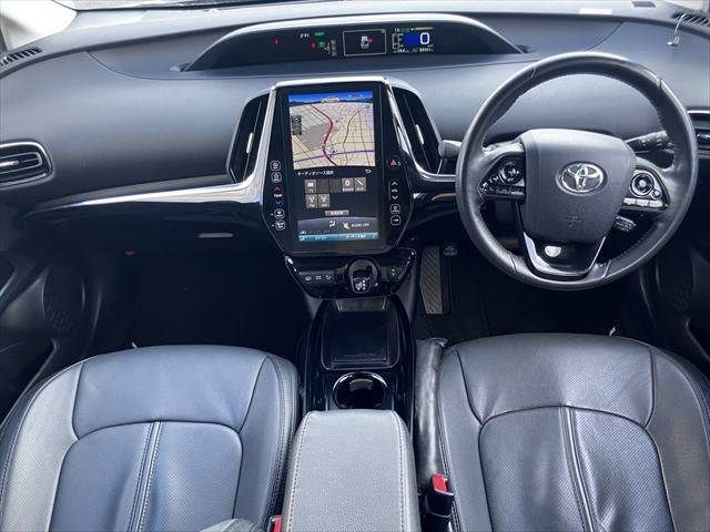 TOYOTA PRIUS PHV 2017 Image 31