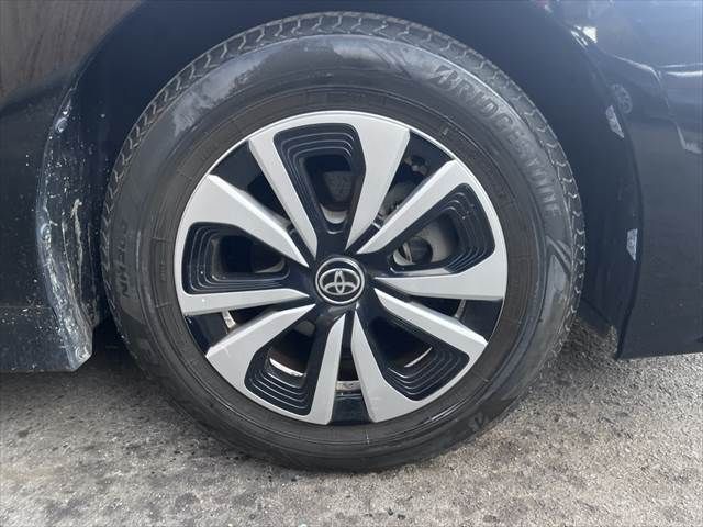 TOYOTA PRIUS PHV 2017 Image 31