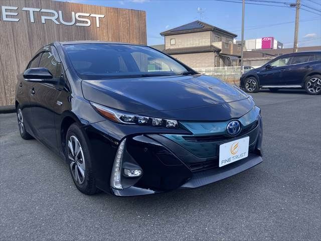 TOYOTA PRIUS PHV 2017 Image 31