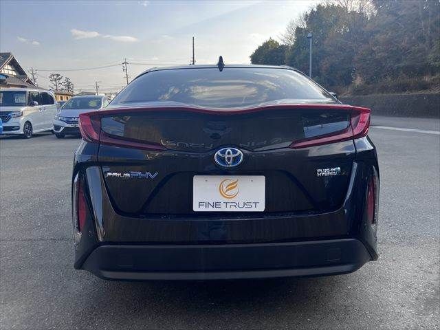 TOYOTA PRIUS PHV 2017 Image 31