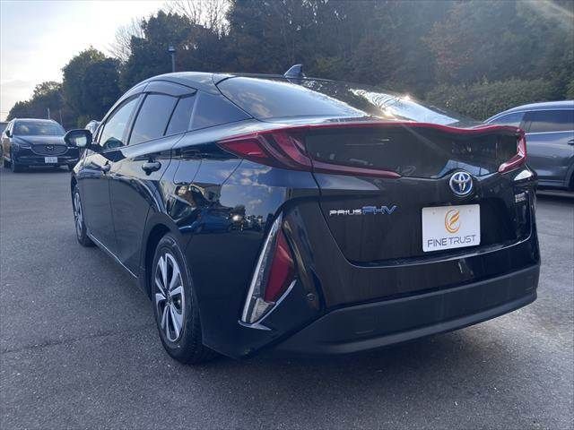 TOYOTA PRIUS PHV 2017 Image 31