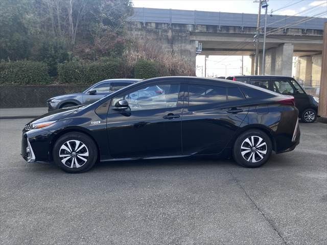 TOYOTA PRIUS PHV 2017 Image 31