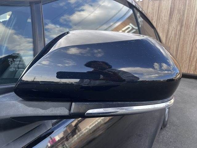 TOYOTA PRIUS PHV 2017 Image 31