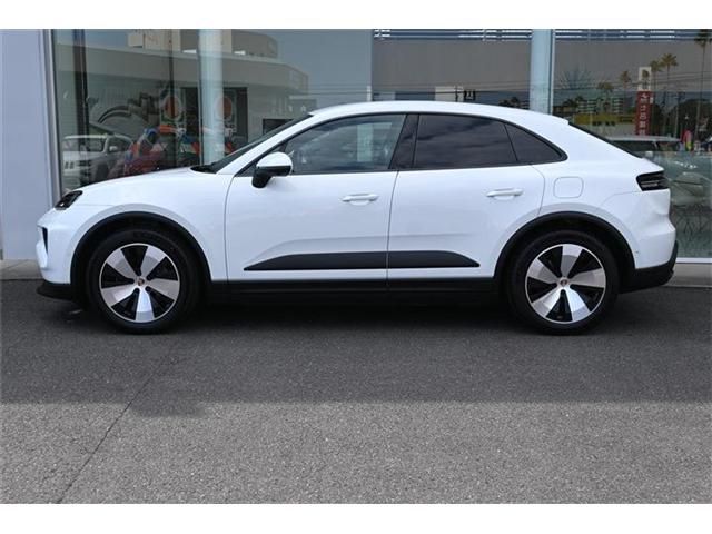 PORSCHE MACAN ELECTR 2025 Image 31