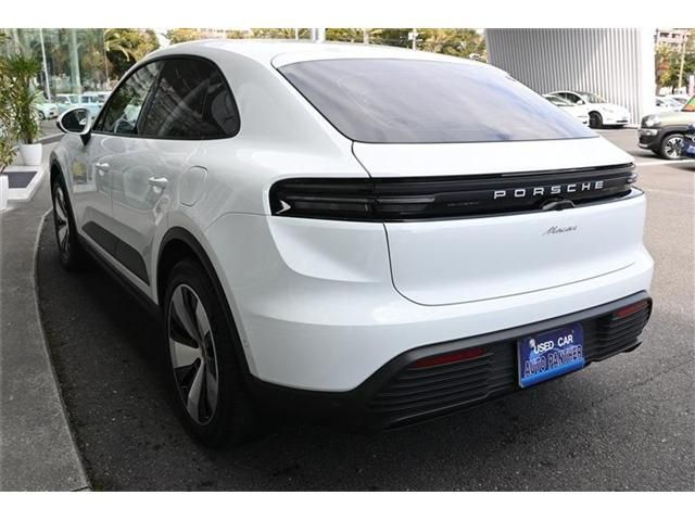 PORSCHE MACAN ELECTR 2025 Image 31