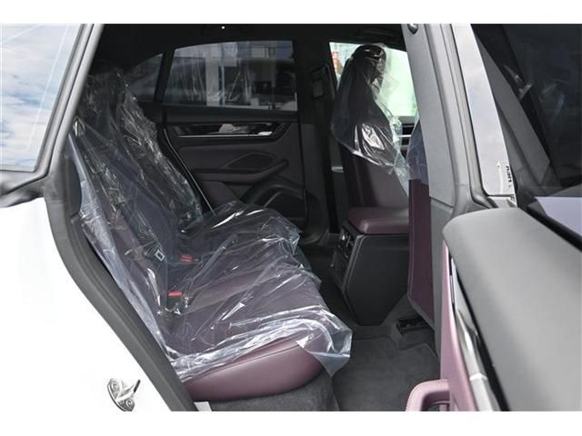 PORSCHE MACAN ELECTR 2025 Image 31