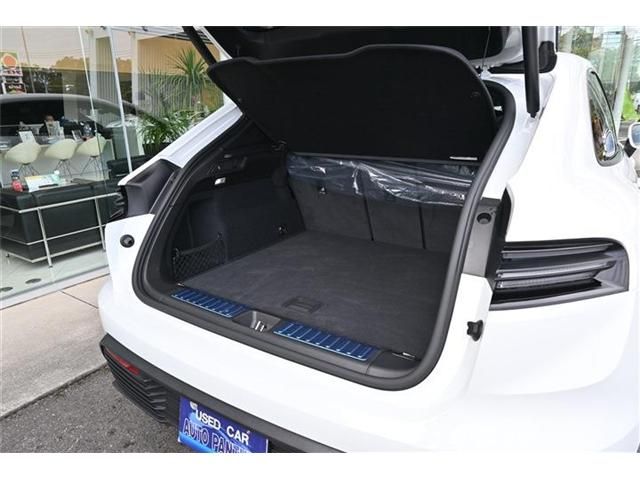 PORSCHE MACAN ELECTR 2025 Image 31