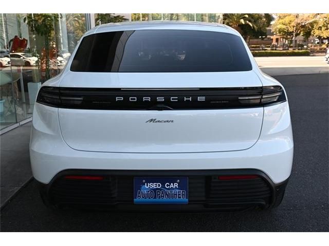 PORSCHE MACAN ELECTR 2025 Image 31