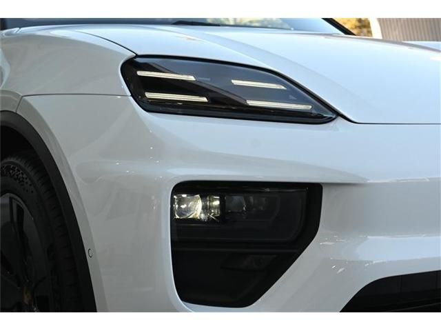 PORSCHE MACAN ELECTR 2025 Image 31