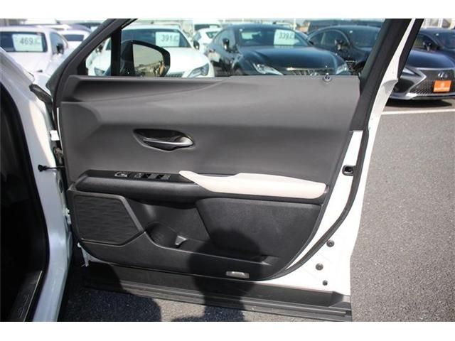 TOYOTA LEXUS UX300E 2021 Image 31