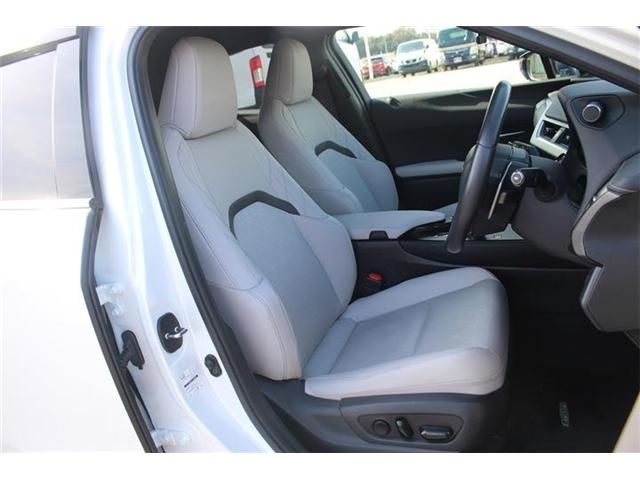 TOYOTA LEXUS UX300E 2021 Image 31