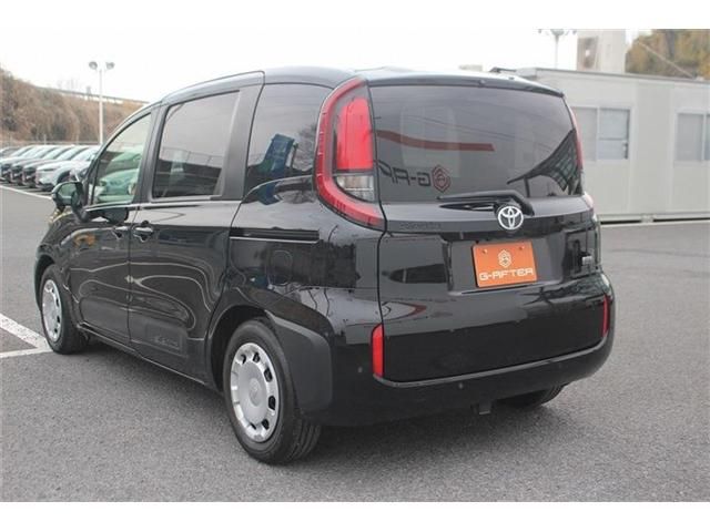 TOYOTA SIENTA HYBRID 2023 Image 31