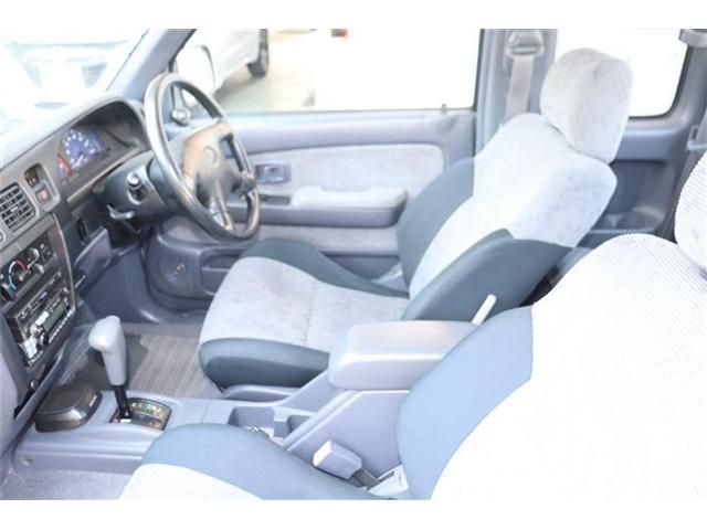 TOYOTA HILUX 2WD 2001 Image 31