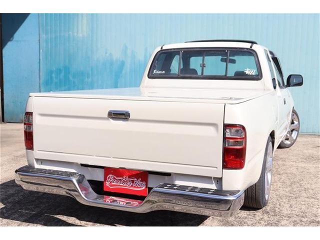 TOYOTA HILUX 2WD 2001 Image 31