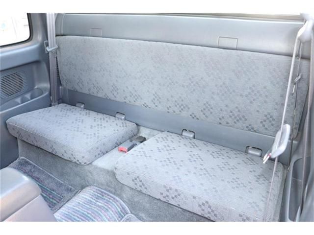 TOYOTA HILUX 2WD 2001 Image 31