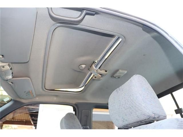 TOYOTA HILUX 2WD 2001 Image 31