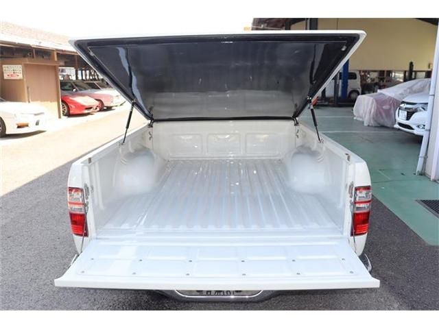 TOYOTA HILUX 2WD 2001 Image 31