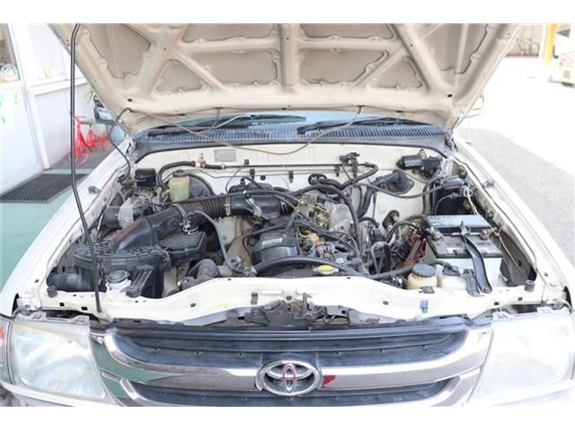 TOYOTA HILUX 2WD 2001 Image 31