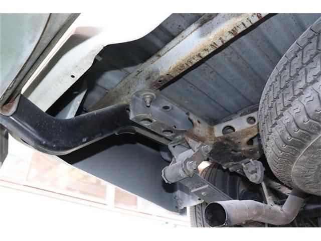 TOYOTA HILUX 2WD 2001 Image 31