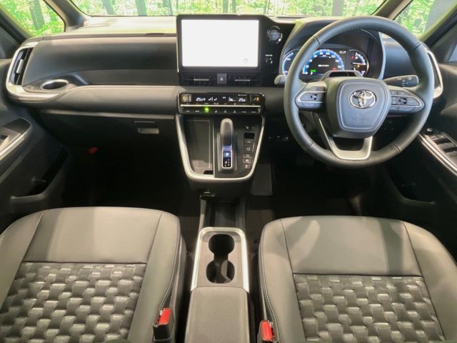 TOYOTA VOXY HYBRID 2026 Image 31