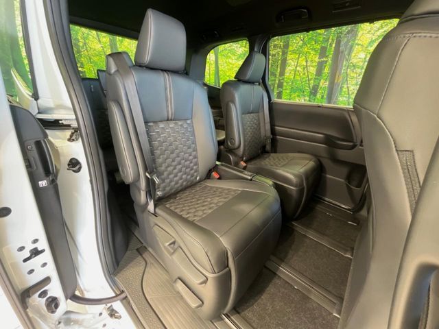 TOYOTA VOXY HYBRID 2026 Image 31