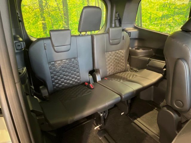 TOYOTA VOXY HYBRID 2026 Image 31