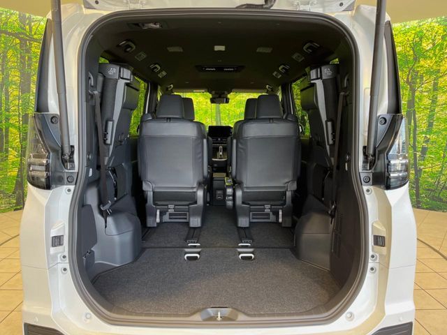 TOYOTA VOXY HYBRID 2026 Image 31