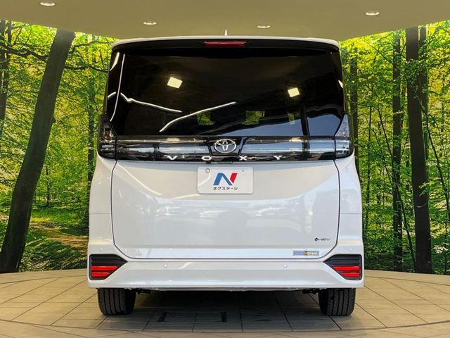 TOYOTA VOXY HYBRID 2026 Image 31