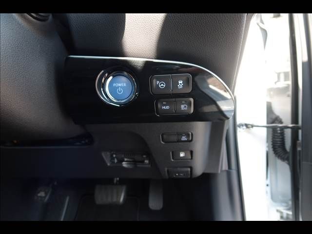 TOYOTA PRIUS 2020 Image 31