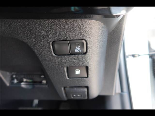 TOYOTA PRIUS 2020 Image 31