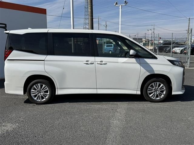 TOYOTA NOAH 4WD 2023 Image 31