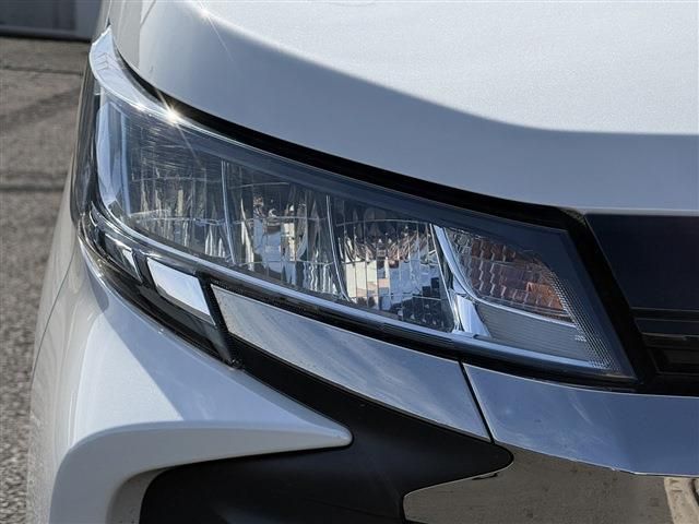 TOYOTA NOAH 4WD 2023 Image 31