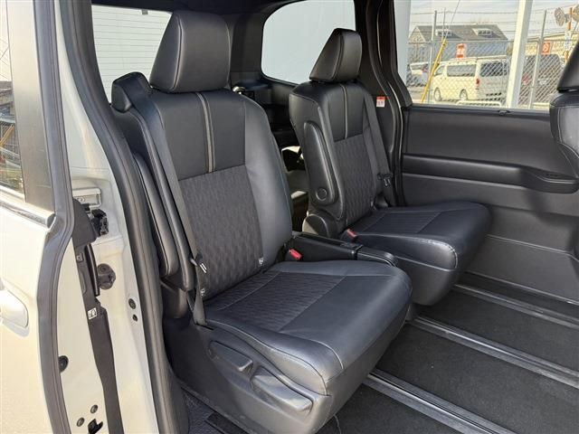 TOYOTA NOAH 4WD 2023 Image 31