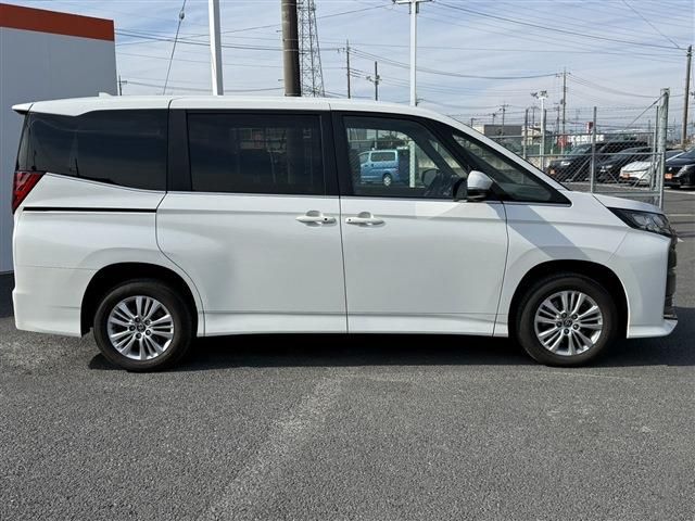 TOYOTA NOAH 4WD 2023 Image 31