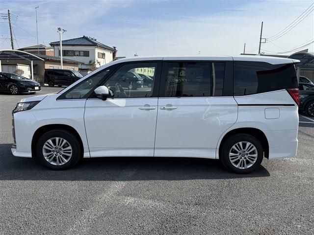 TOYOTA NOAH 4WD 2023 Image 31
