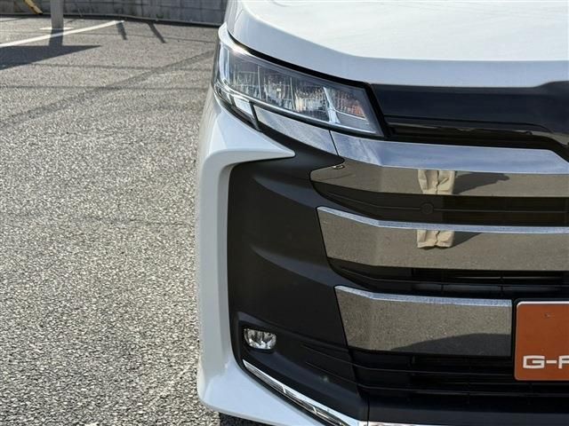 TOYOTA NOAH 4WD 2023 Image 31