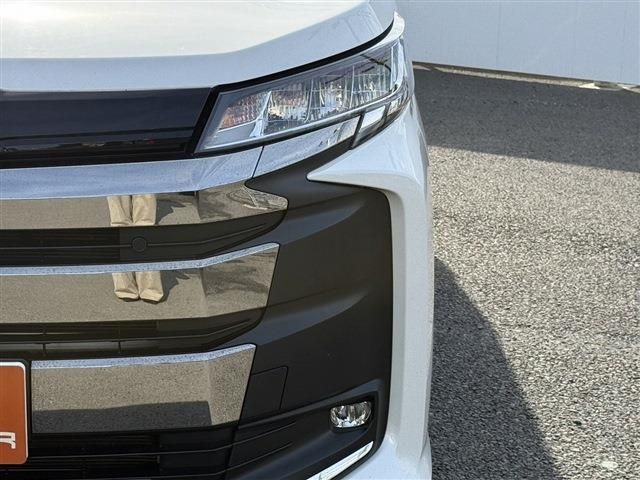 TOYOTA NOAH 4WD 2023 Image 31