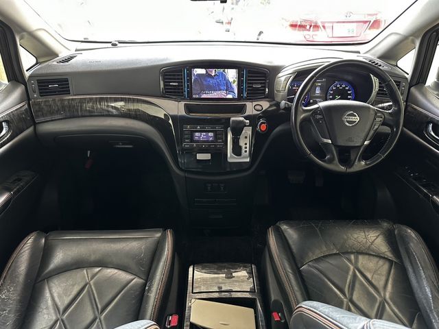 NISSAN ELGRAND 2014 Image 31