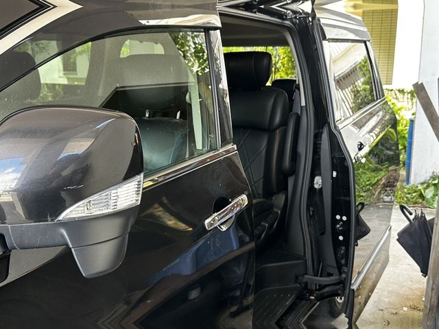 NISSAN ELGRAND 2014 Image 31