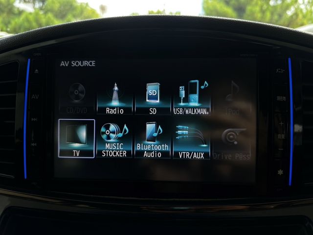 NISSAN ELGRAND 2014 Image 31