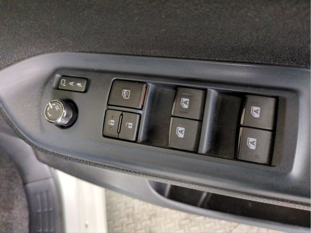 TOYOTA NOAH 2015 Image 31