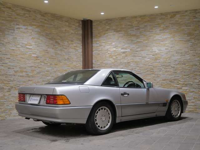 MERCEDES BENZ SL CLA 1991 Image 31