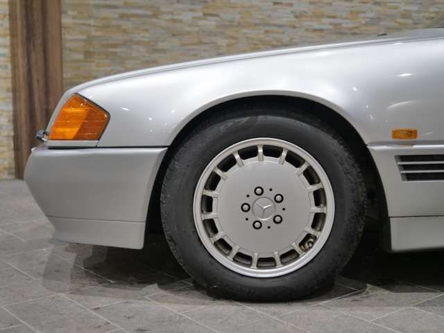 MERCEDES BENZ SL CLA 1991 Image 31
