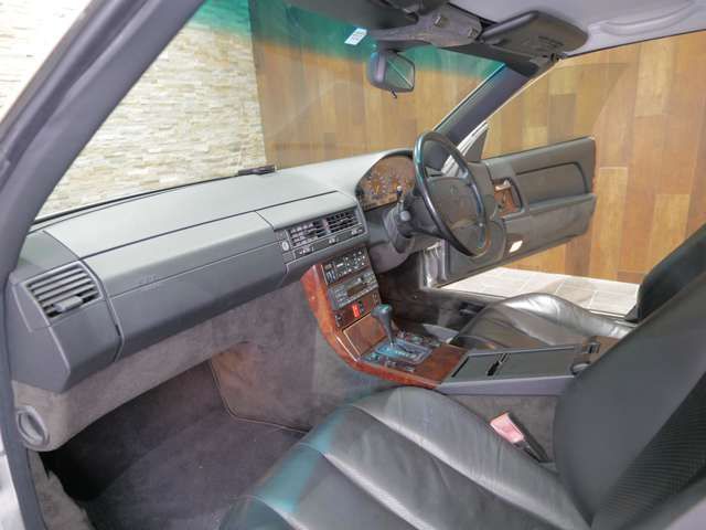 MERCEDES BENZ SL CLA 1991 Image 31