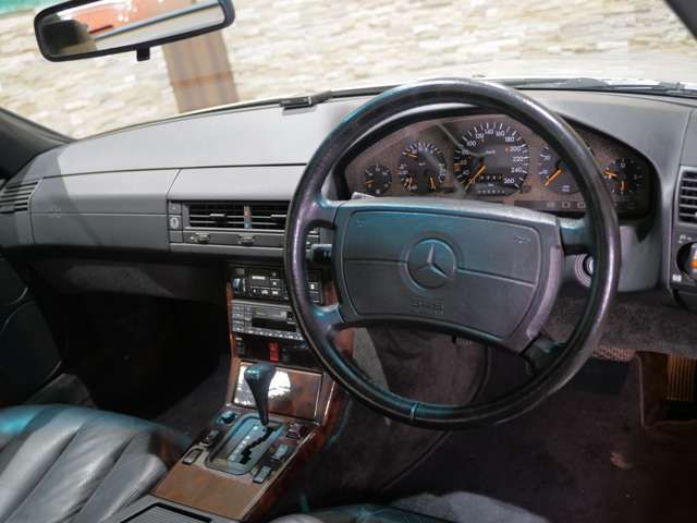 MERCEDES BENZ SL CLA 1991 Image 31