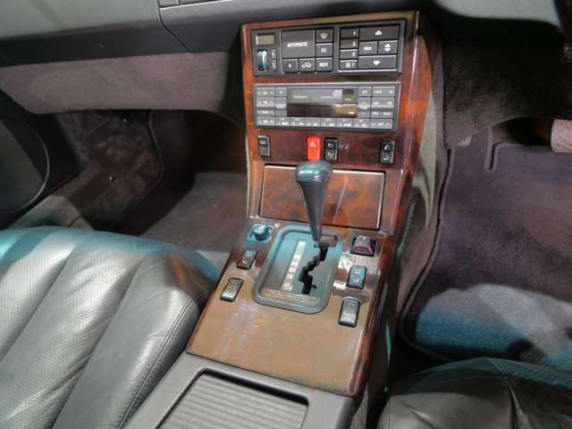 MERCEDES BENZ SL CLA 1991 Image 31