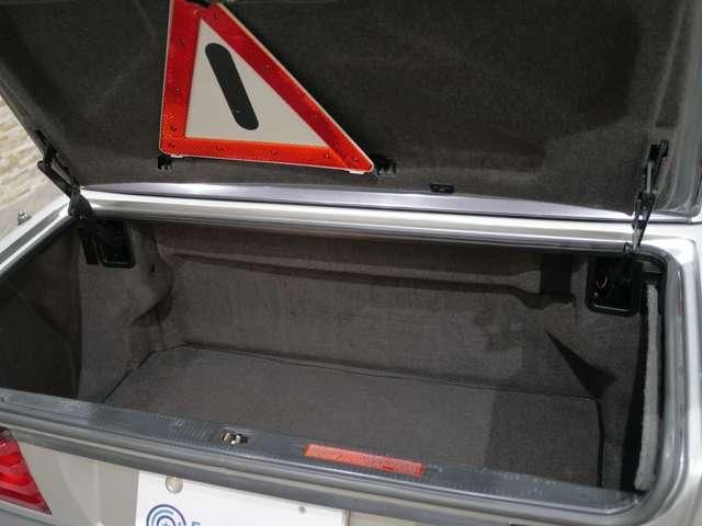 MERCEDES BENZ SL CLA 1991 Image 31