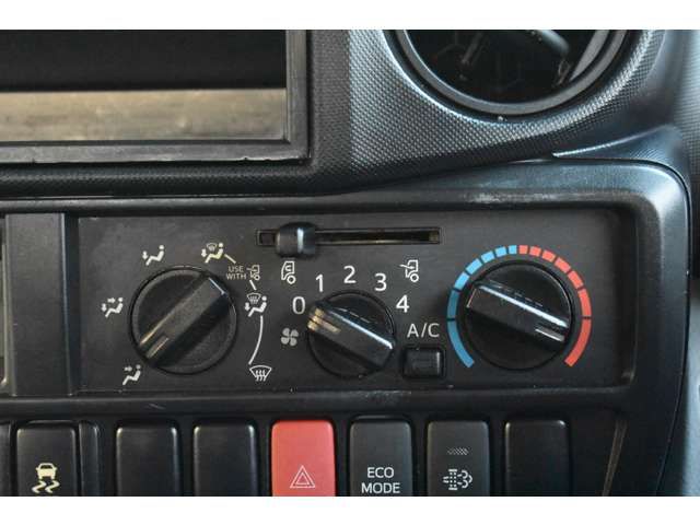 HINO DUTRO 2015 Image 31