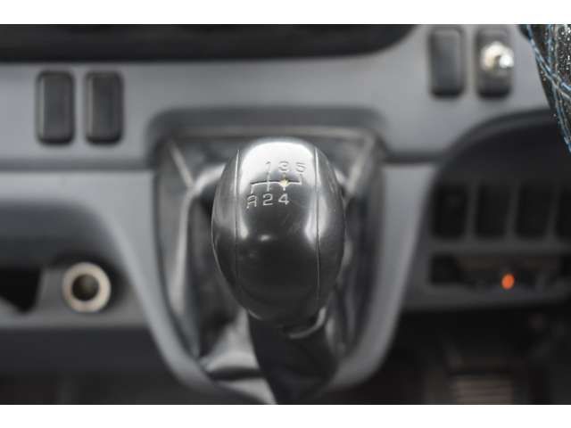 MITSUBISHI CANTER 2015 Image 31