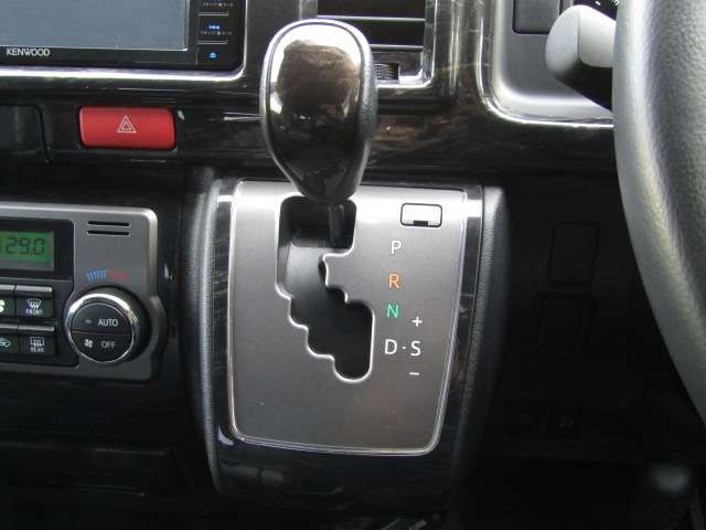 TOYOTA HIACE VAN 2WD 2020 Image 31